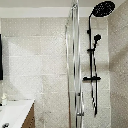 The Ideal Place To Enjoy The Sea And Barcelona Apartament *